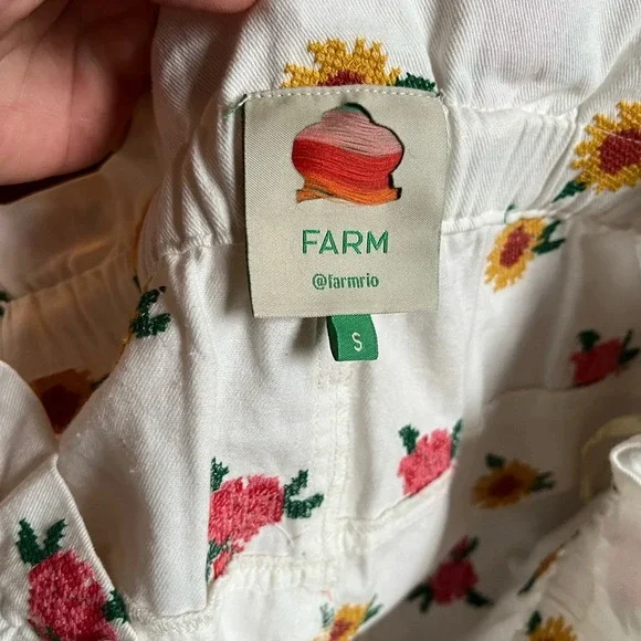 FARM Rio Mixed Cross Stitch Flowers Embroidered Pants - Picture 3 of 7